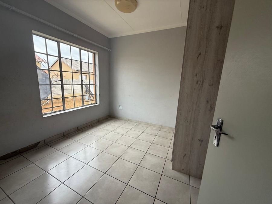 To Let 3 Bedroom Property for Rent in Waterkloof East North West